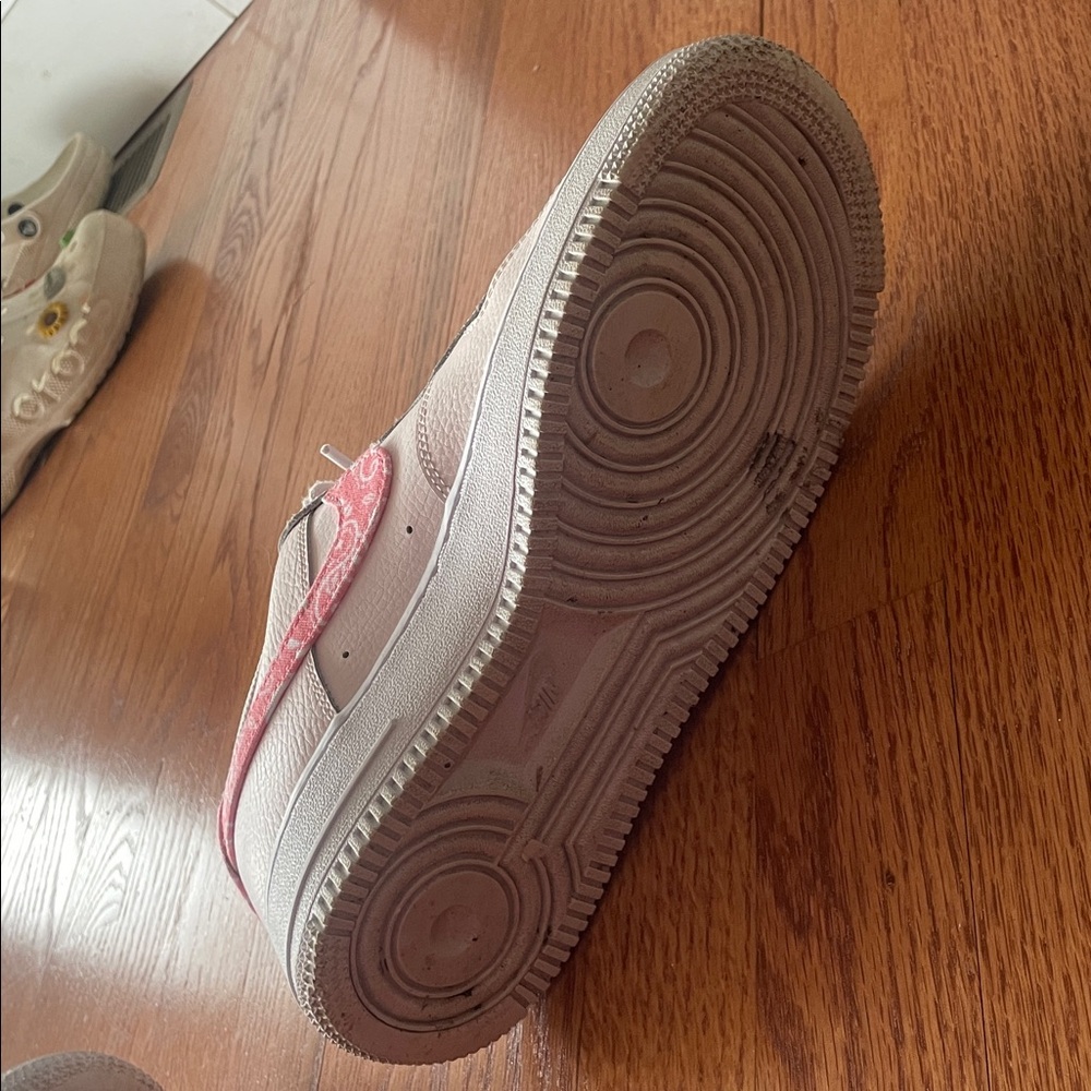 Nike Air Force 1’s Shoes With Pink Paisley Swoosh Woman 8.5 - Picture 5 of 16